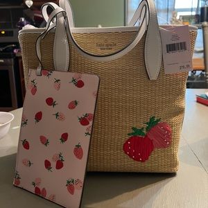 New Kate spade shoulder bag. With tags